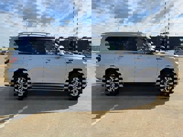 Used 2024 Nissan Armada SV image 6