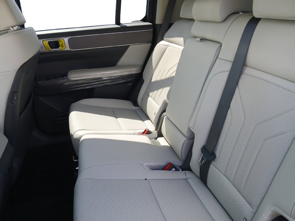 New 2027 Hyundai Santa Fe SEL FWD image 14