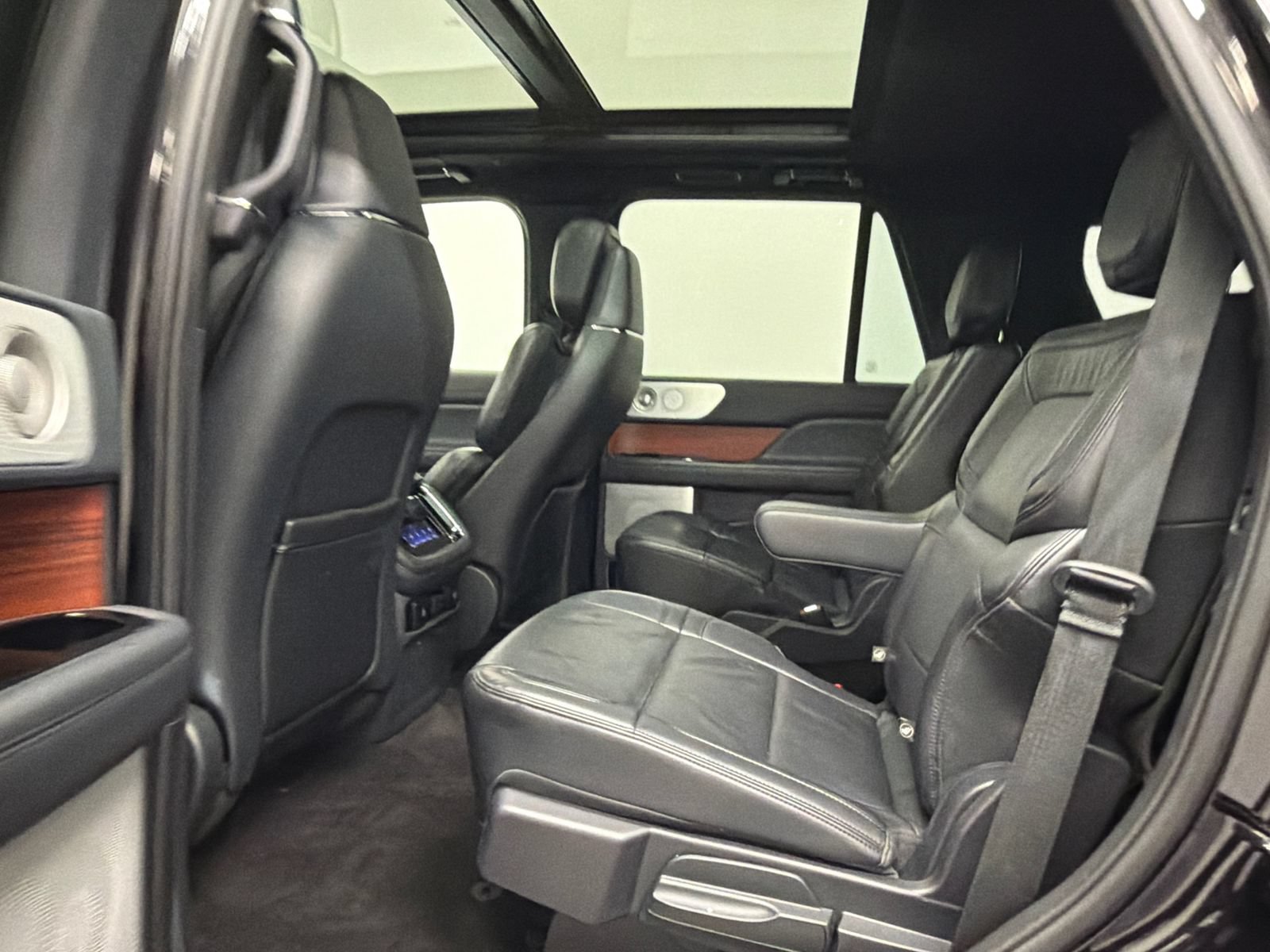 Certified 2023 Lincoln Navigator Reserve AWD/4WD image 22