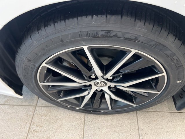 Used 2021 Toyota Camry SE w/ Cold Weather Package image 12