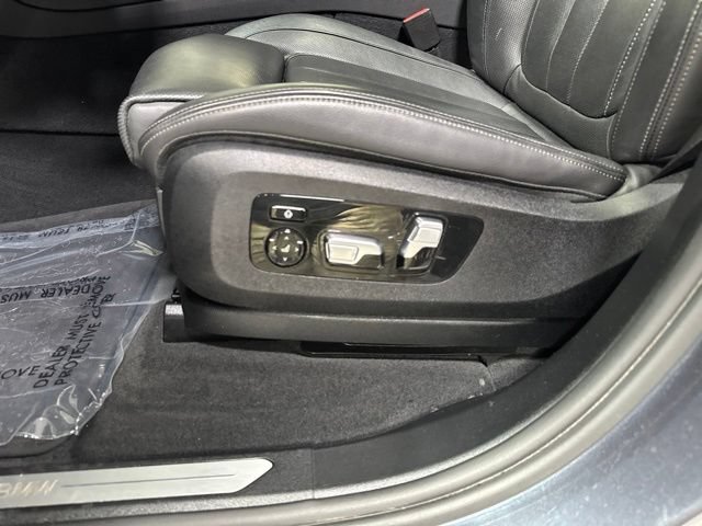 Used 2019 BMW X7 xDrive50i w/ Premium Package AWD/4WD image 9