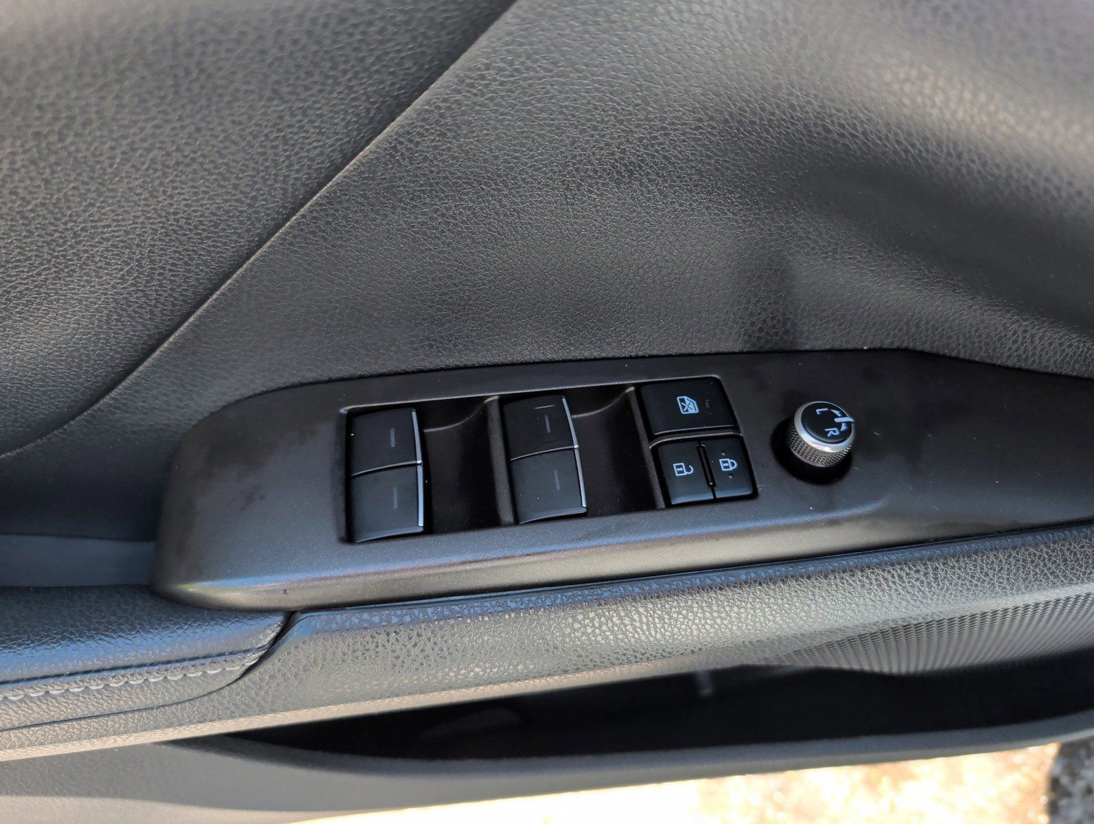 Used 2021 Toyota Camry XSE w/ Navigation Upgrade Package FWD image 16