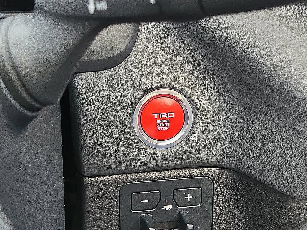Used 2024 Toyota Tundra Platinum w/ TRD Off-Road Package AWD/4WD image 29