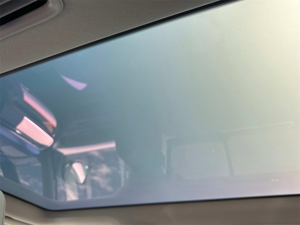 New 2025 Volkswagen ID. Buzz 1st Edition image 17