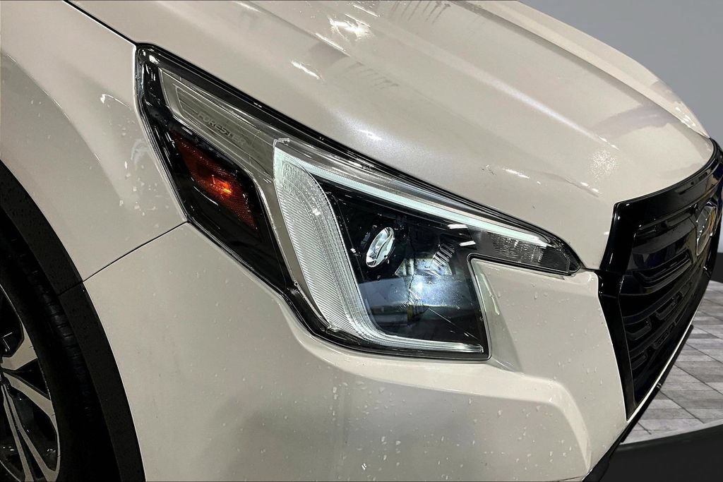 Used 2023 Subaru Forester Limited AWD/4WD image 28