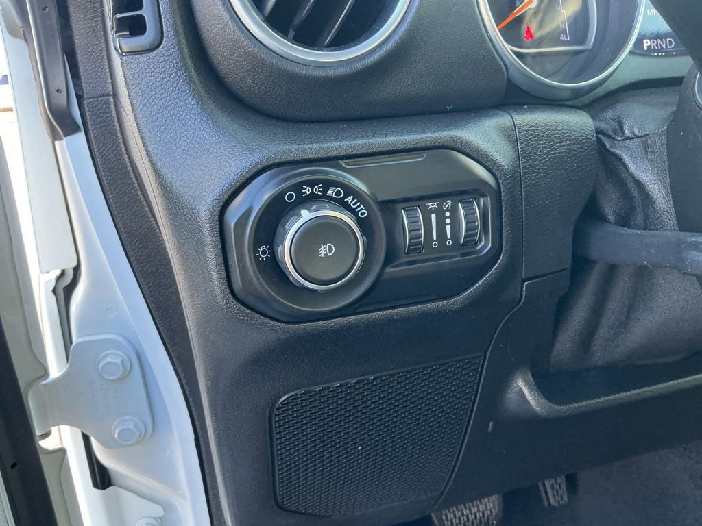 Used 2021 Jeep Wrangler Unlimited Sahara image 12