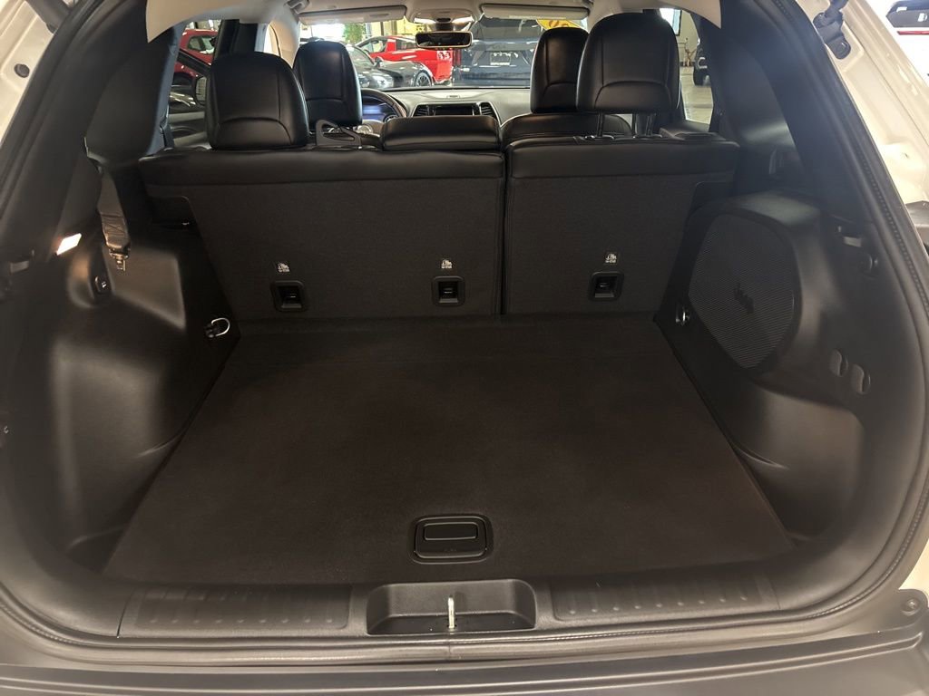 Used 2020 Jeep Cherokee Limited w/ Technology Group image 31