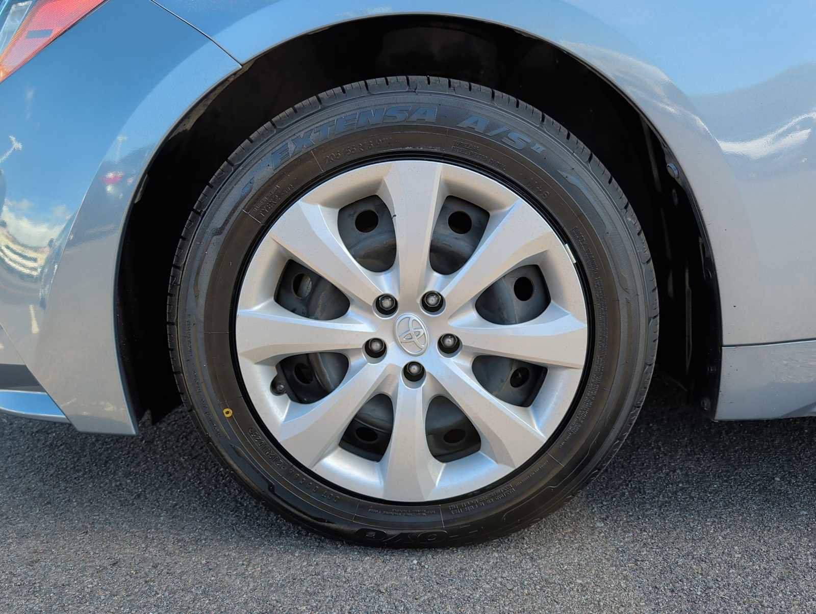 Used 2023 Toyota Corolla LE image 17