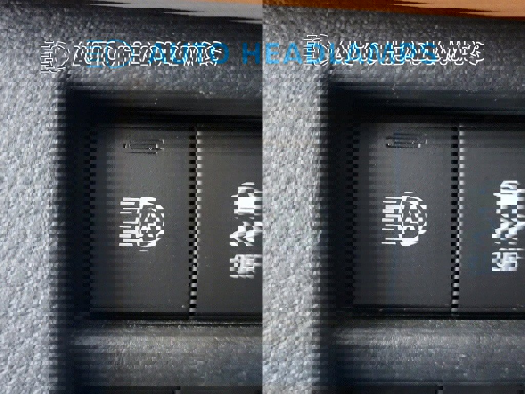 Used 2020 Toyota Avalon Limited FWD image 29