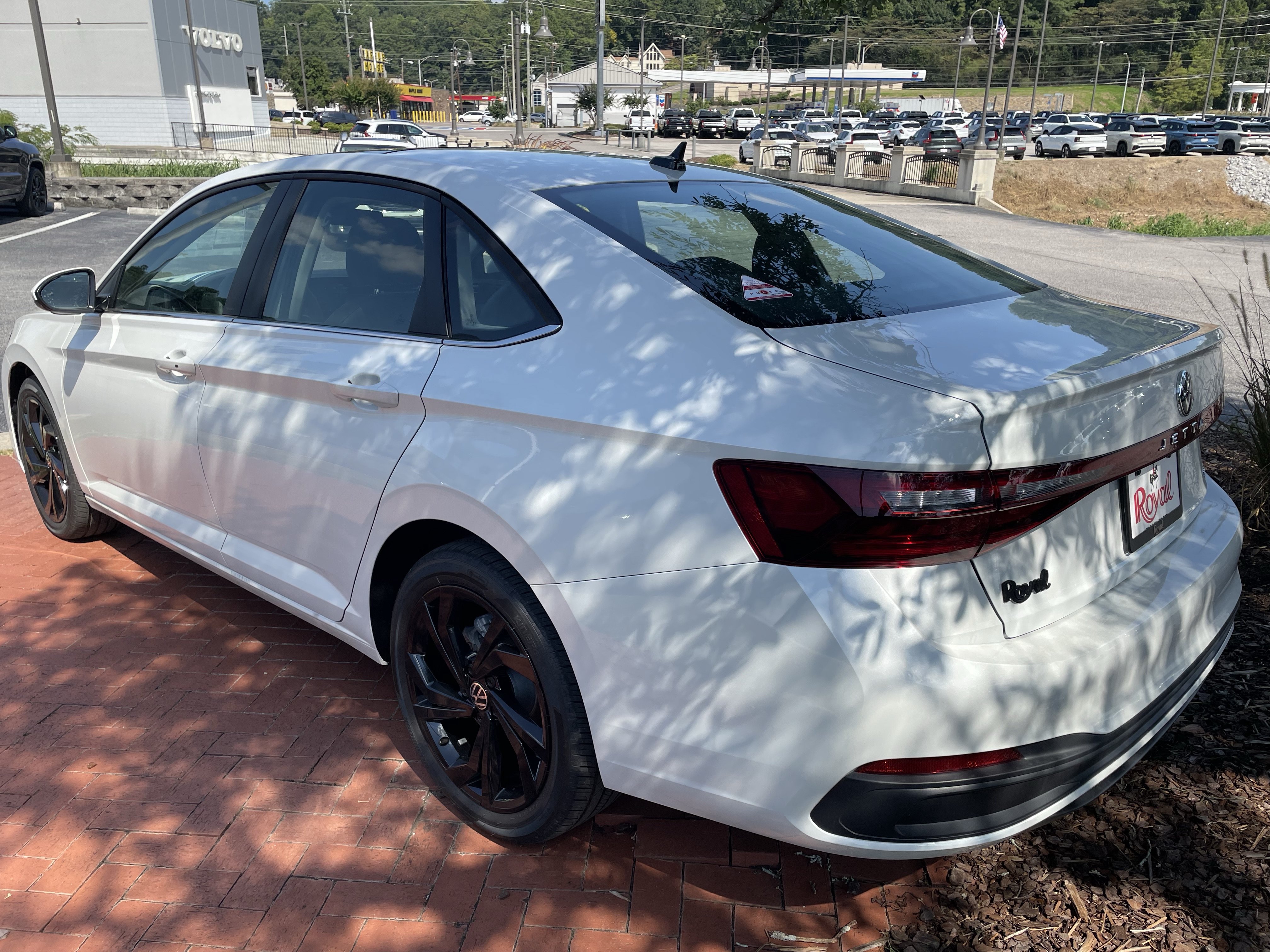 New 2026 Volkswagen Jetta SE FWD image 6