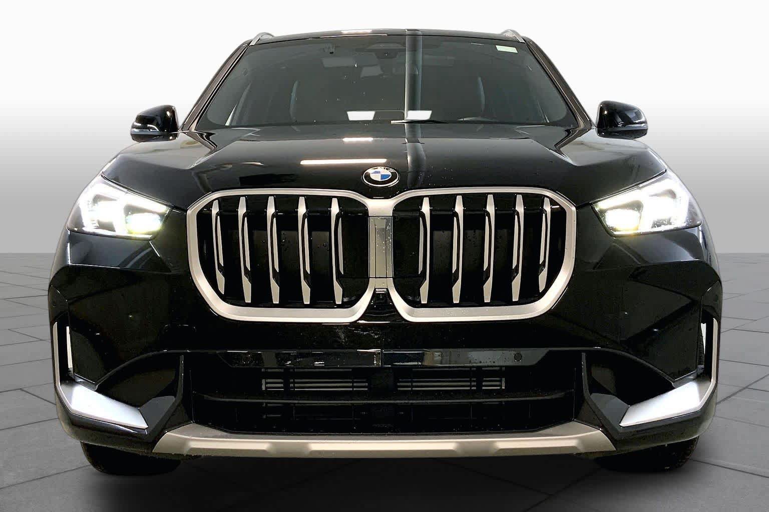 New 2026 BMW X1 xDrive28i w/ Technology Package AWD/4WD image 3