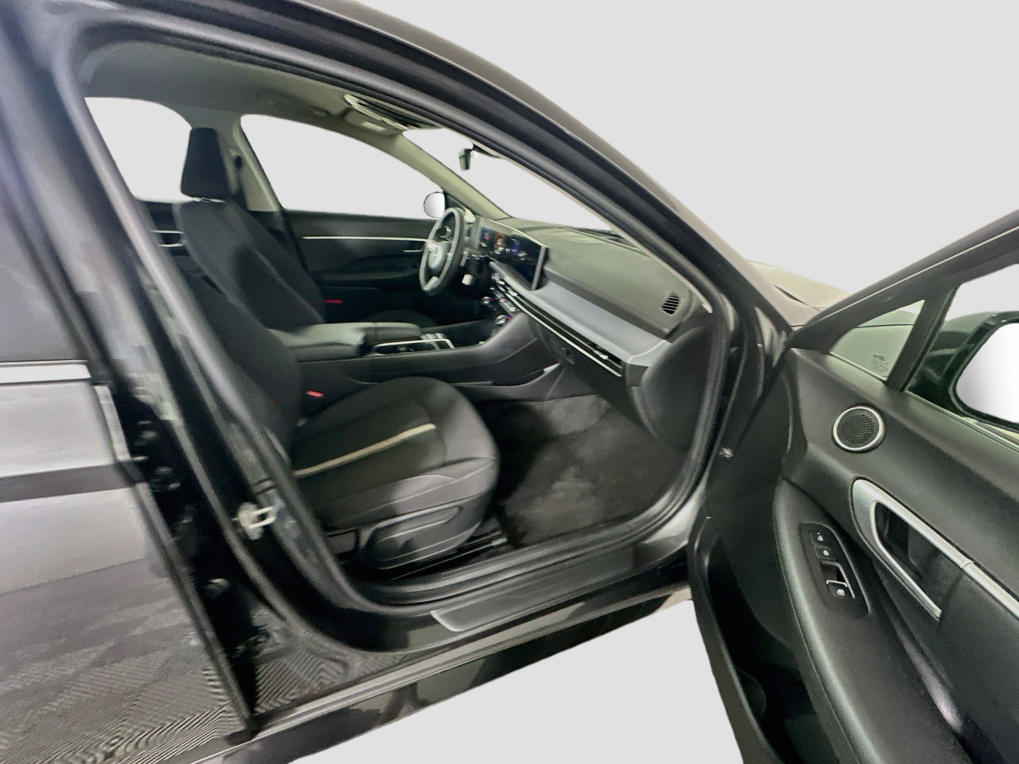 Used 2025 Hyundai Sonata SEL FWD image 29
