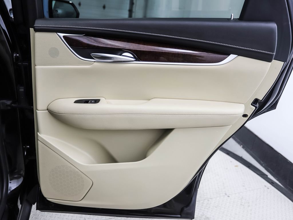 Used 2019 Cadillac XT5 Luxury image 26