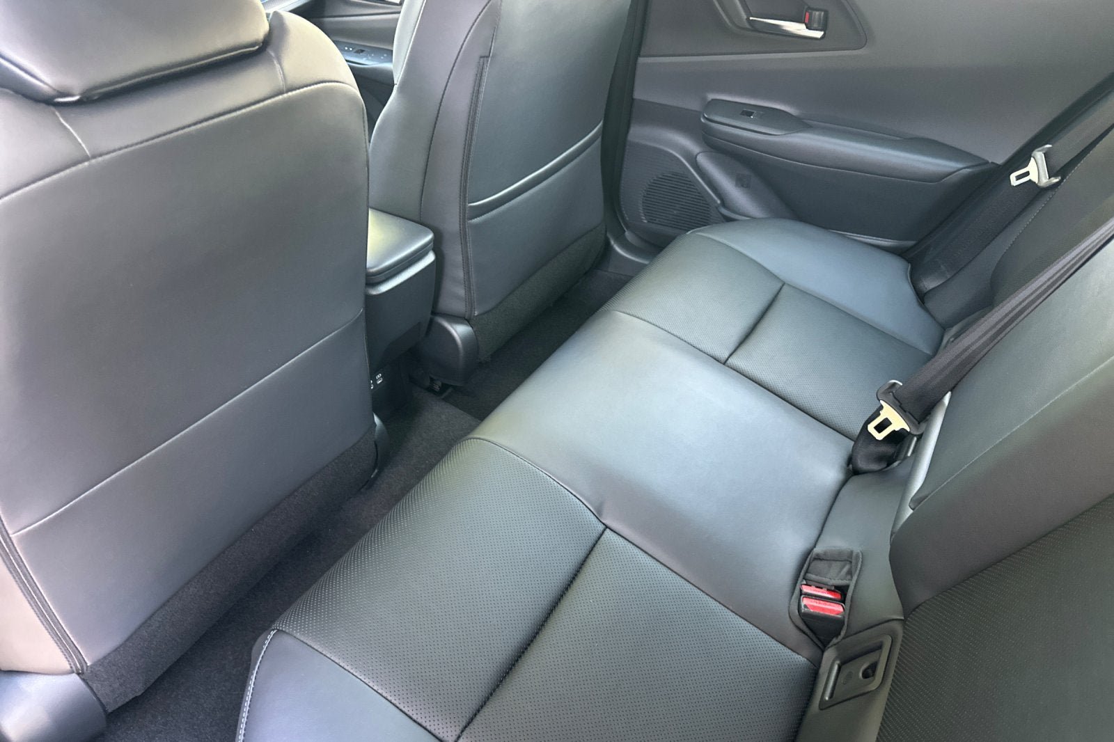 New 2027 Toyota Prius XLE FWD image 10