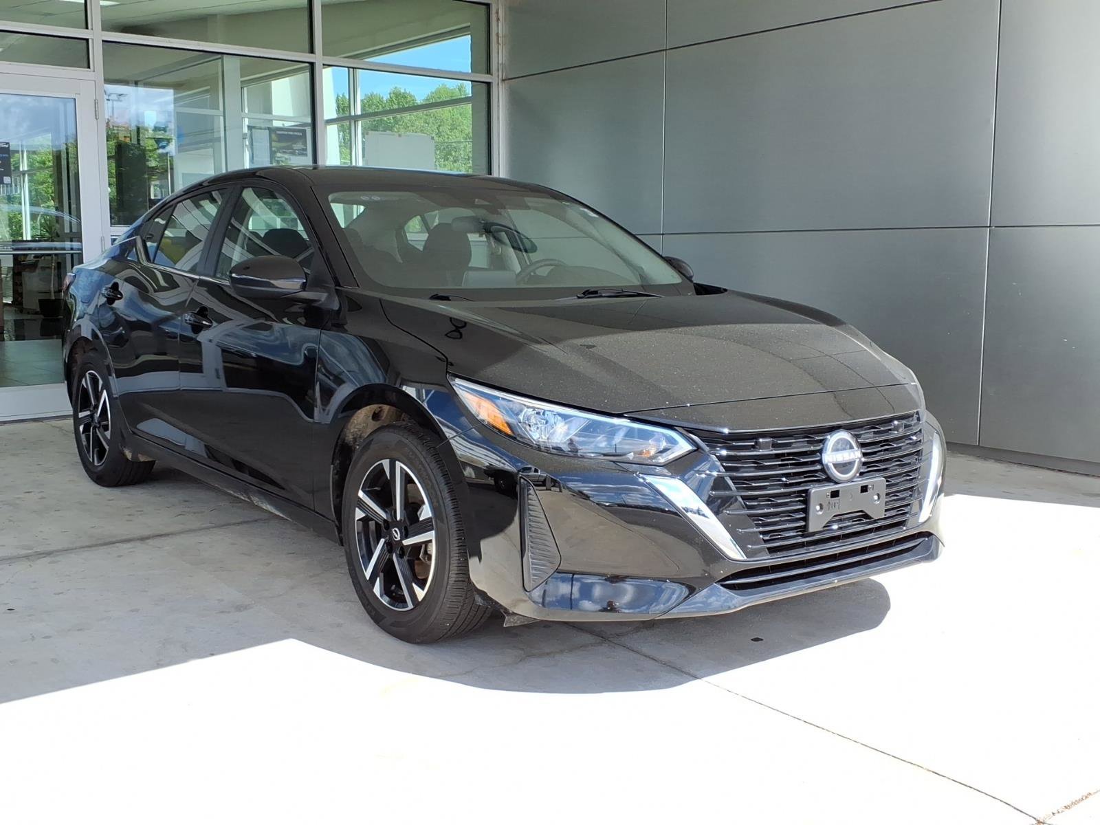 Used 2025 Nissan Sentra SV FWD image 1