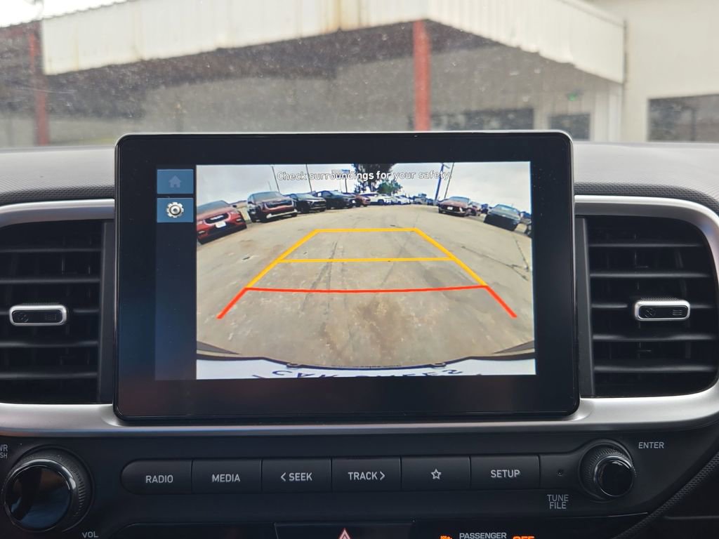 Used 2025 Hyundai Venue SEL FWD image 17