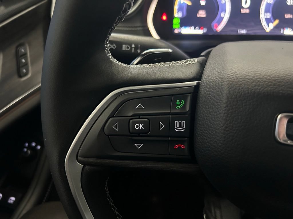 New 2025 Jeep Grand Cherokee L Limited w/ Luxury Tech Group II RWD image 23