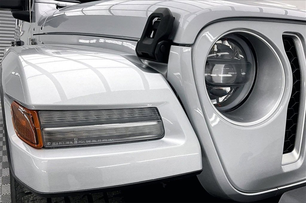 Used 2023 Jeep Wrangler Unlimited Sahara image 29