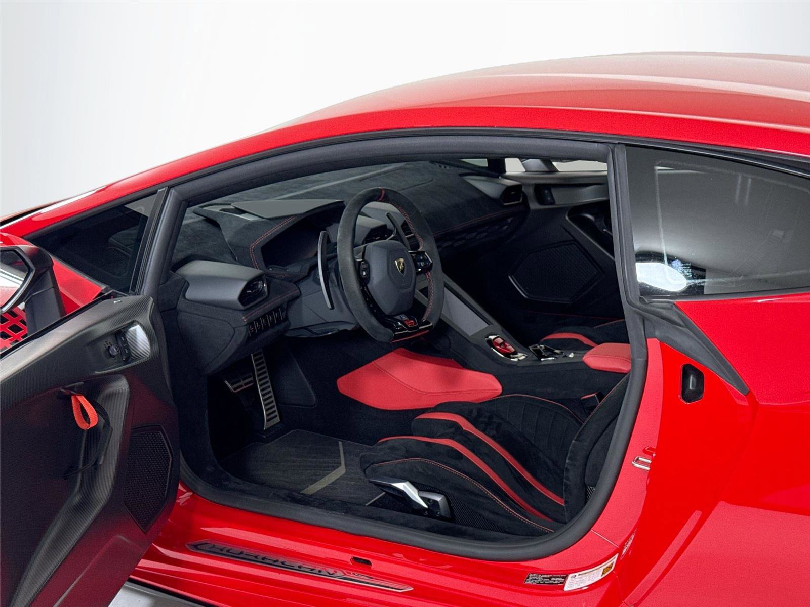 Used 2022 Lamborghini Huracan STO RWD image 12