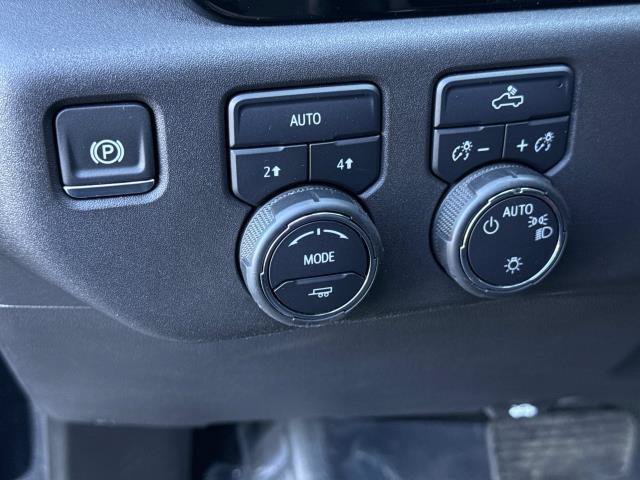 Used 2024 Chevrolet Silverado 1500 LT AWD/4WD image 10
