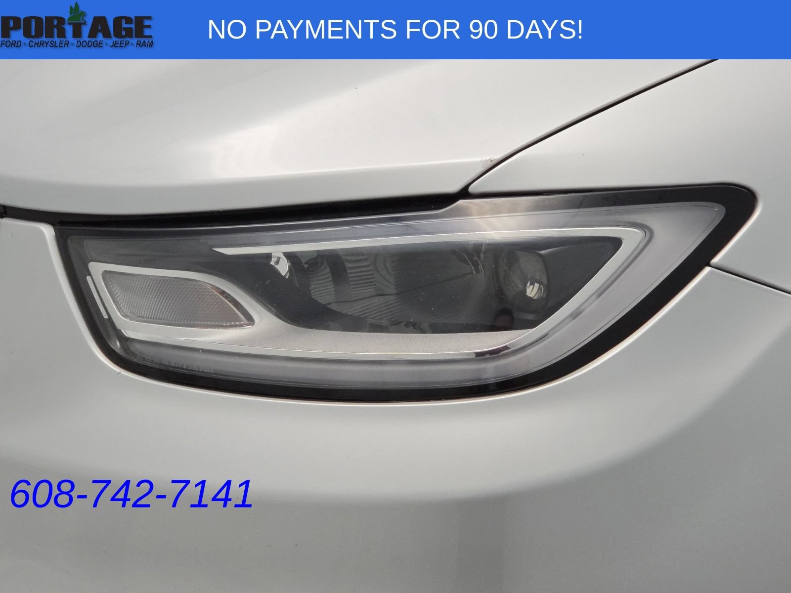 Used 2023 Chrysler Pacifica Touring-L FWD image 8