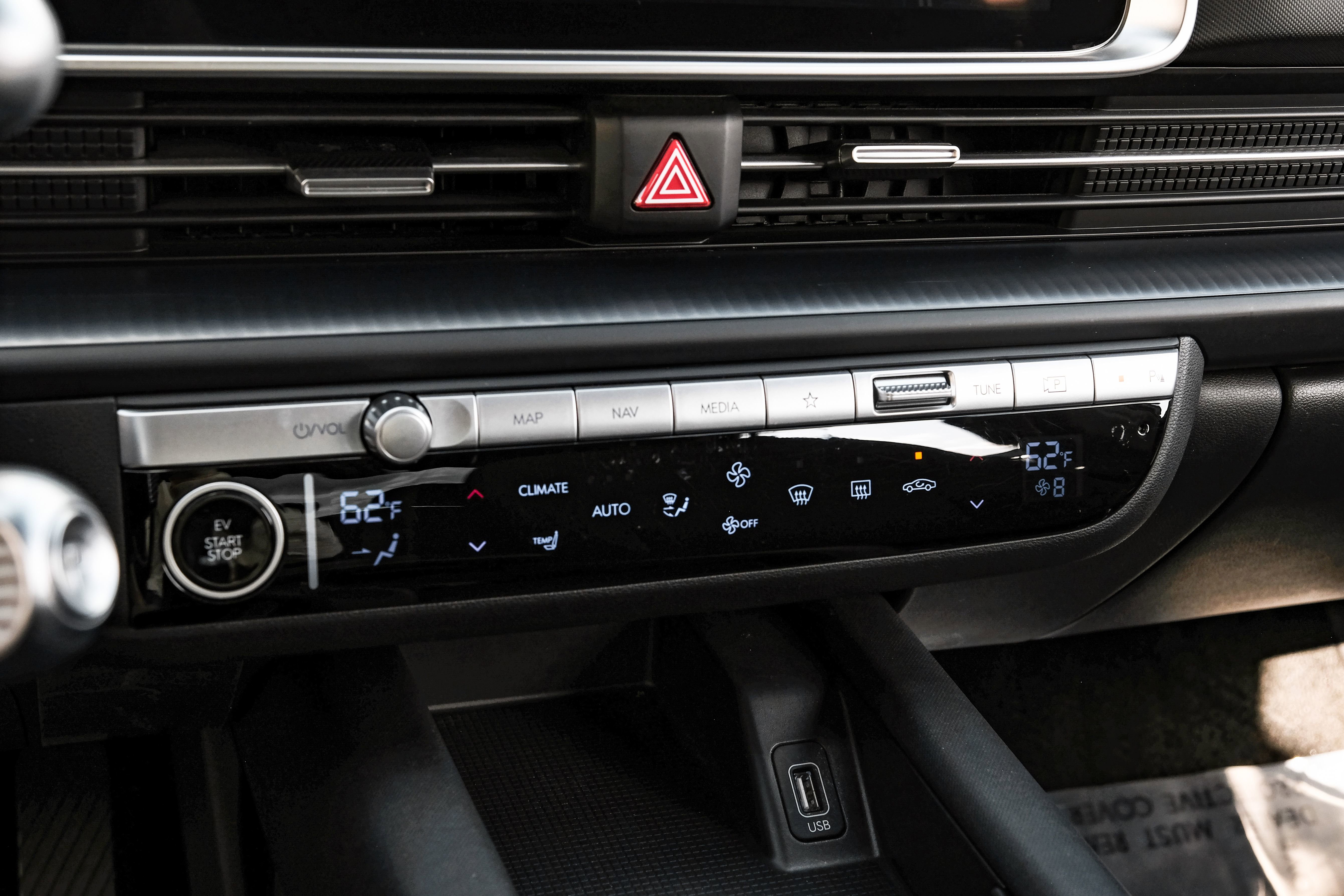 Used 2024 Hyundai Ioniq 6 SE RWD image 25