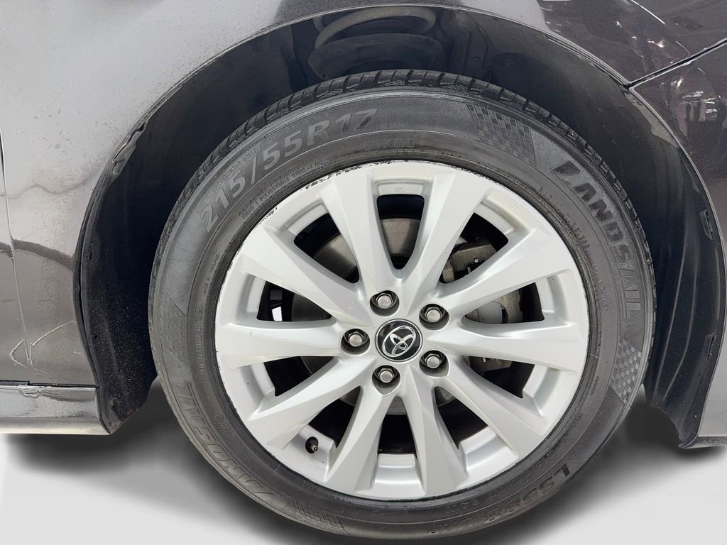 Used 2020 Toyota Camry LE image 49