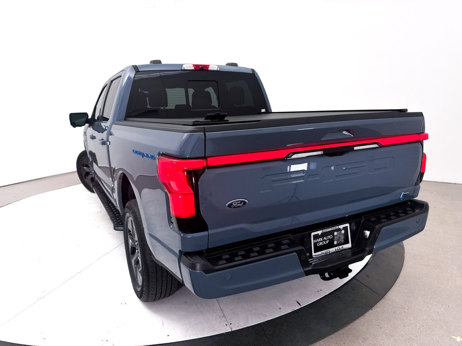 Used 2023 Ford F150 Lightning Lariat AWD/4WD image 8