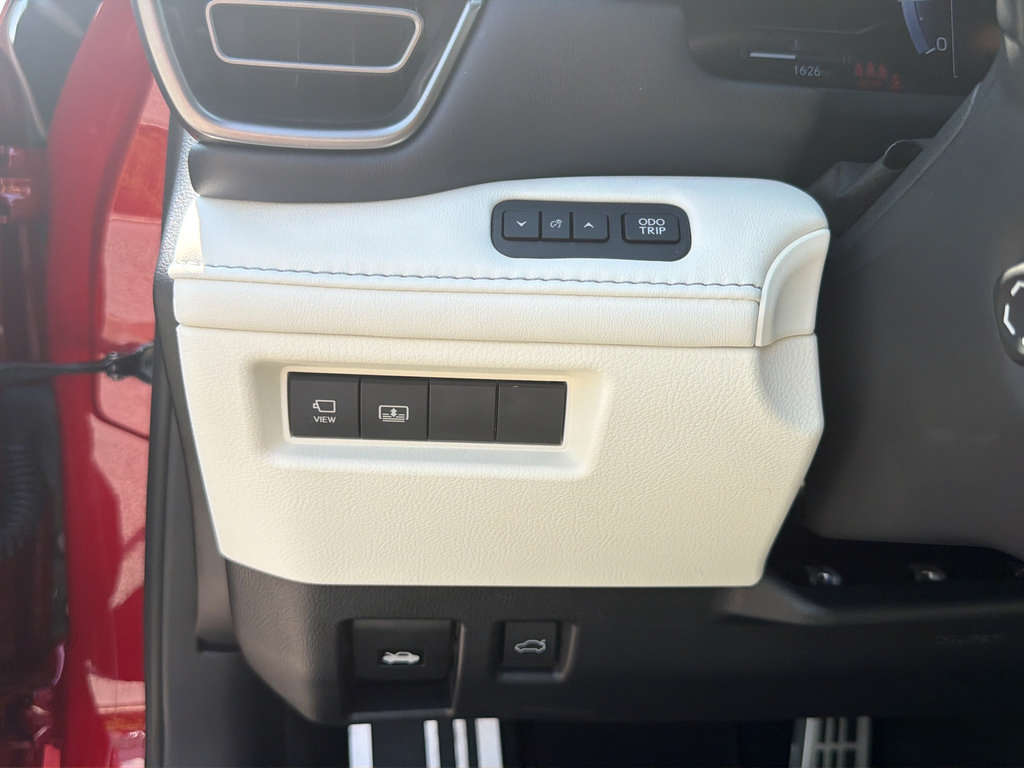 Used 2026 Lexus IS 350 F Sport w/ Technology Package RWD image 36