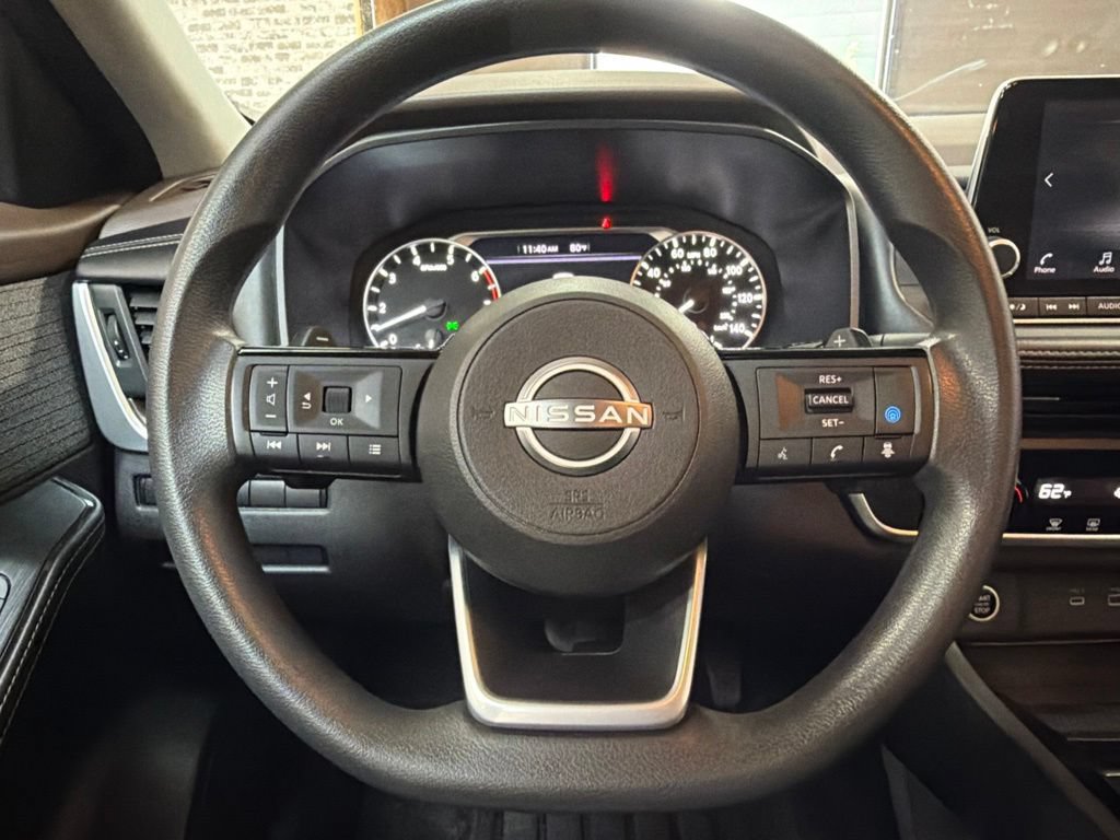 Used 2023 Nissan Rogue SV AWD/4WD image 16