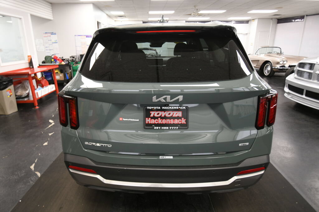 Used 2025 Kia Sorento EX AWD/4WD image 7