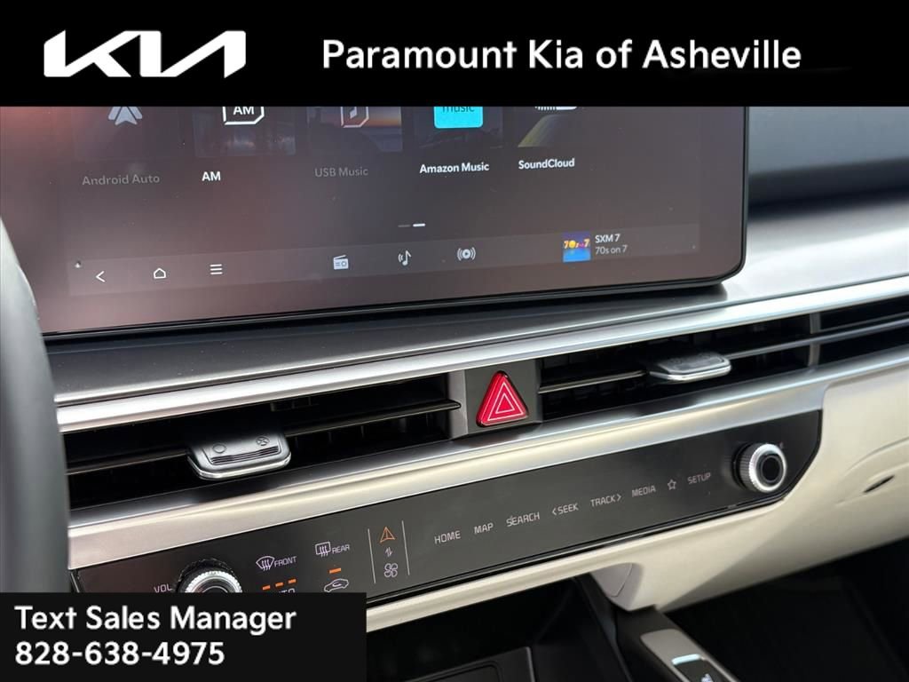 Certified 2025 Kia Sorento EX w/ Panoramic Sunroof Package image 12