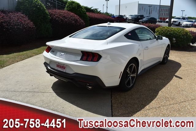 Used 2025 Ford Mustang Coupe RWD image 10