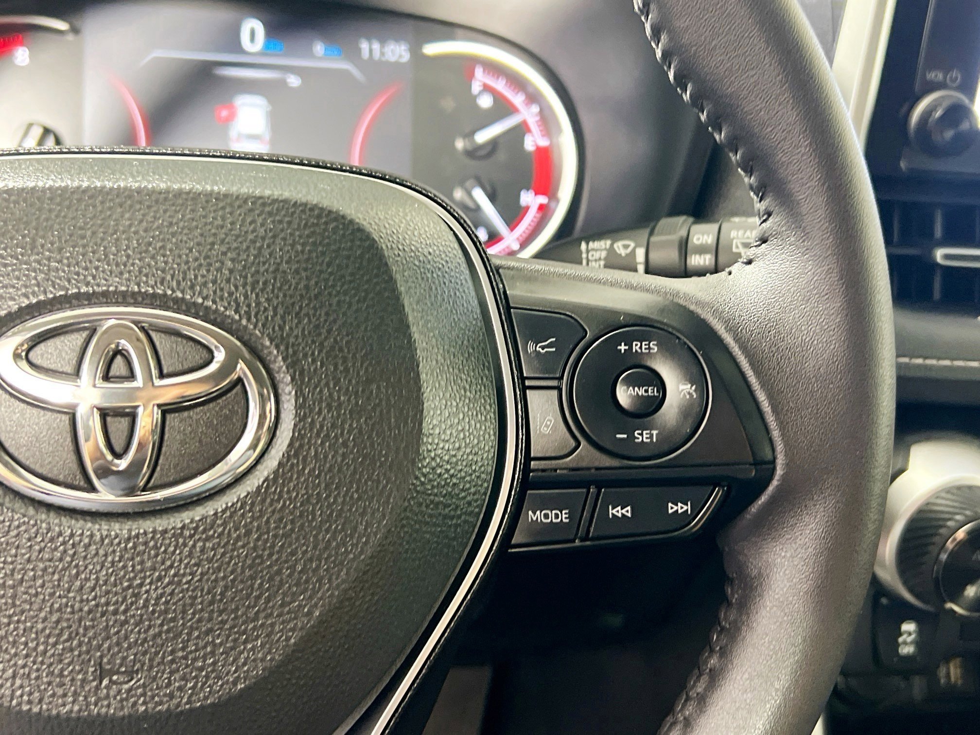 Used 2025 Toyota RAV4 XLE Premium FWD image 19