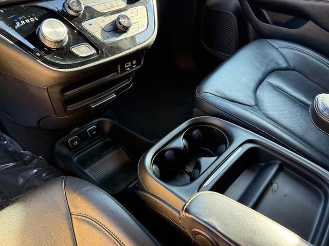 Used 2020 Chrysler Pacifica Touring-L AWD/4WD image 28