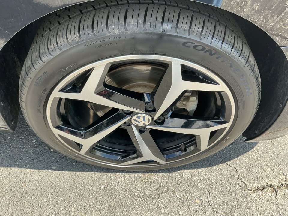 Certified 2020 Volkswagen Passat 2.0T R-Line image 29