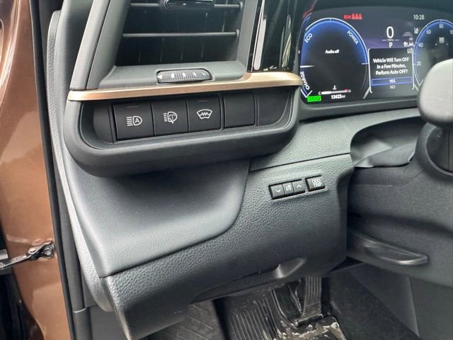 Used 2025 Toyota Crown Signia w/ Advanced Technology Package image 24