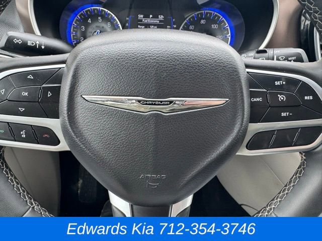 Used 2023 Chrysler Voyager LX image 20