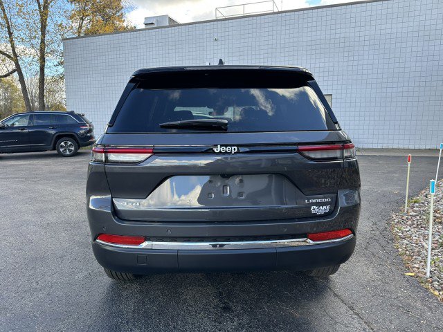 New 2025 Jeep Grand Cherokee Laredo X w/ Luxury Tech Group I image 5