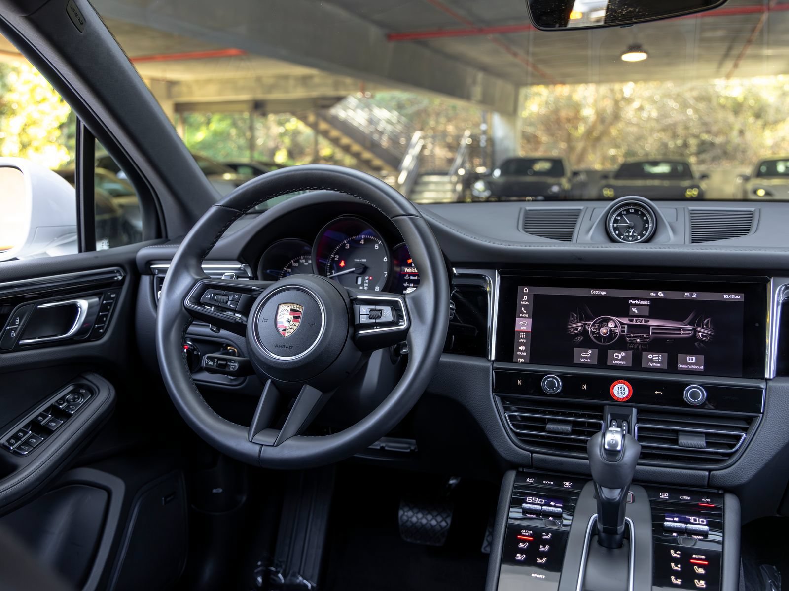 Certified 2026 Porsche Macan AWD/4WD image 40