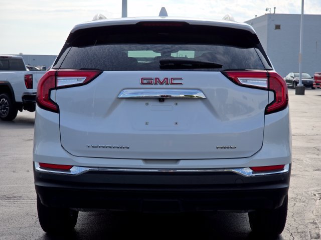 Used 2024 GMC Terrain SLT w/ Infotainment Package II AWD/4WD image 17