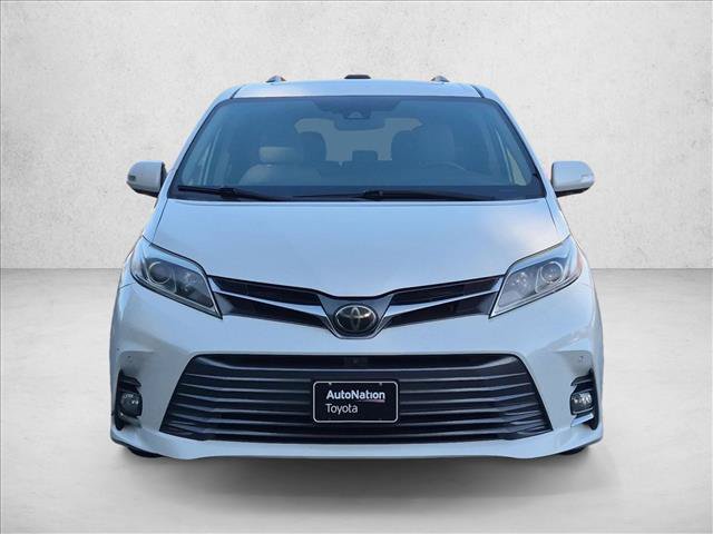 Used 2019 Toyota Sienna Limited Premium FWD image 2