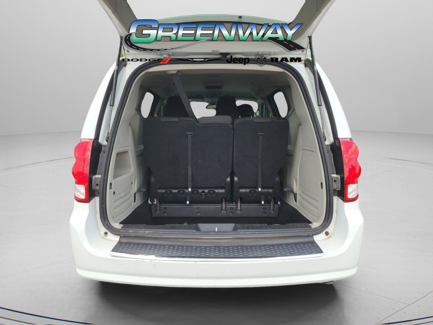 Used 2019 Dodge Grand Caravan SE FWD image 6