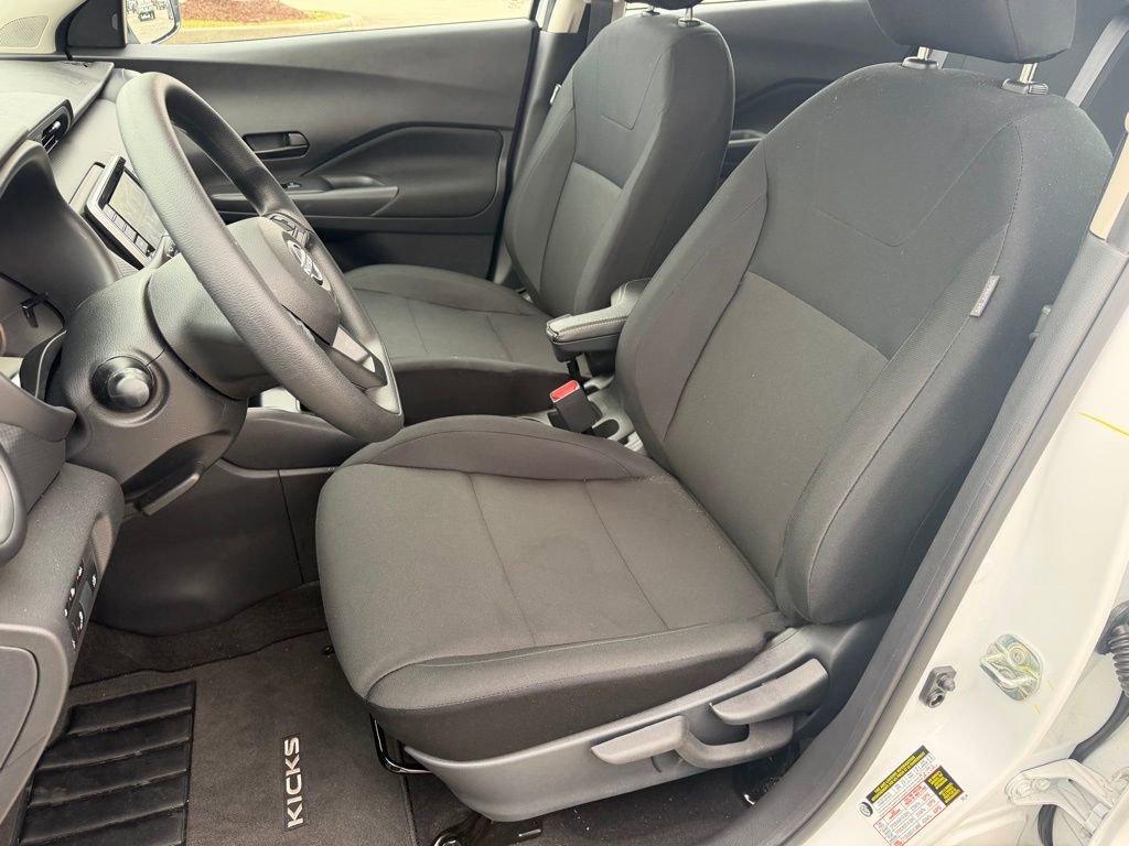 Used 2025 Nissan Kicks Play S image 9