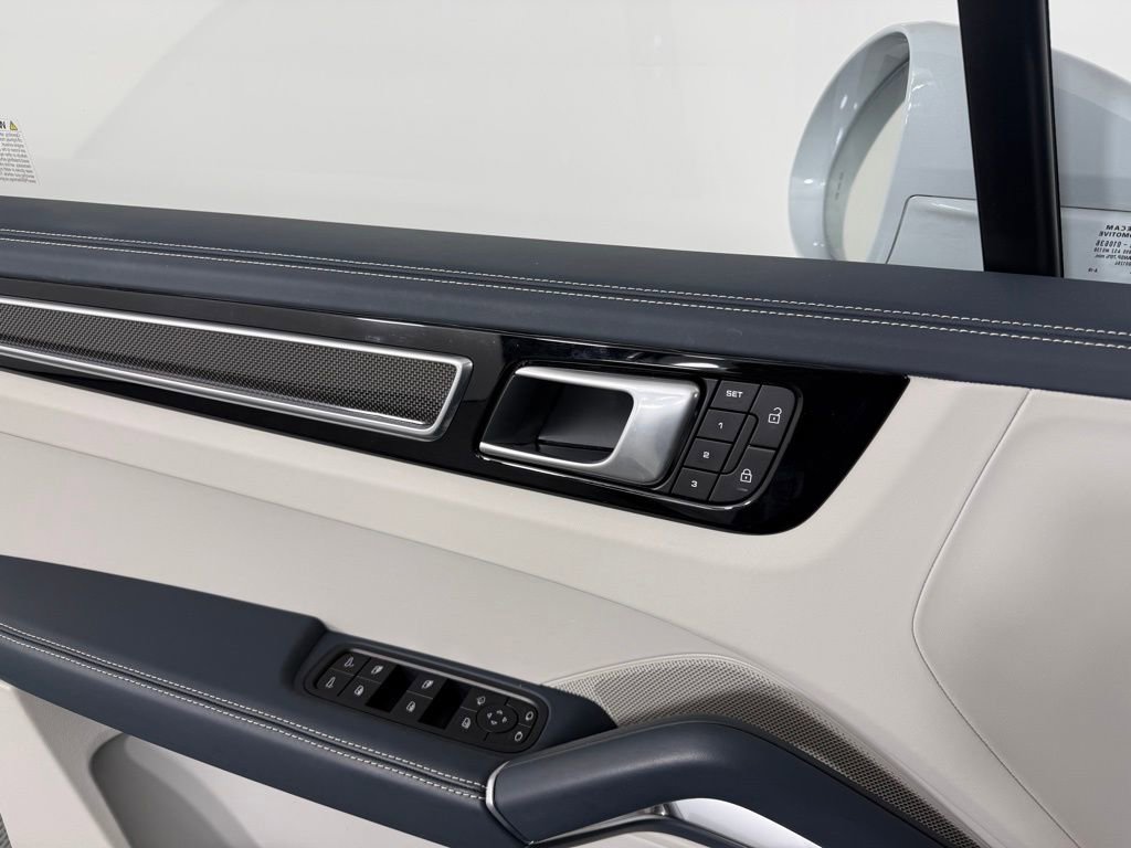 Certified 2023 Porsche Cayenne Turbo image 21