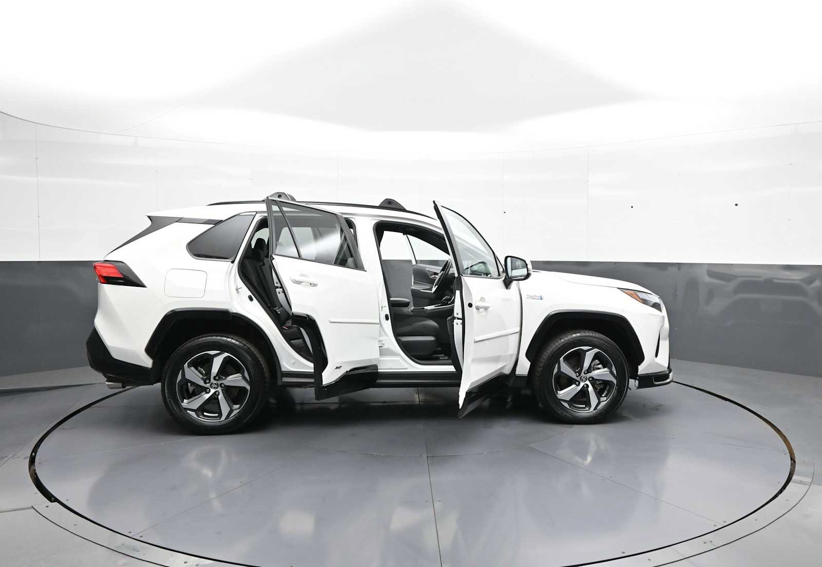 Used 2023 Toyota RAV4 SE w/ Weather & Moonroof Package AWD/4WD image 43