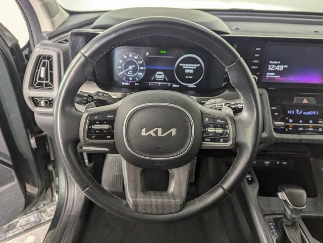 Used 2023 Kia Sorento SX AWD/4WD image 13