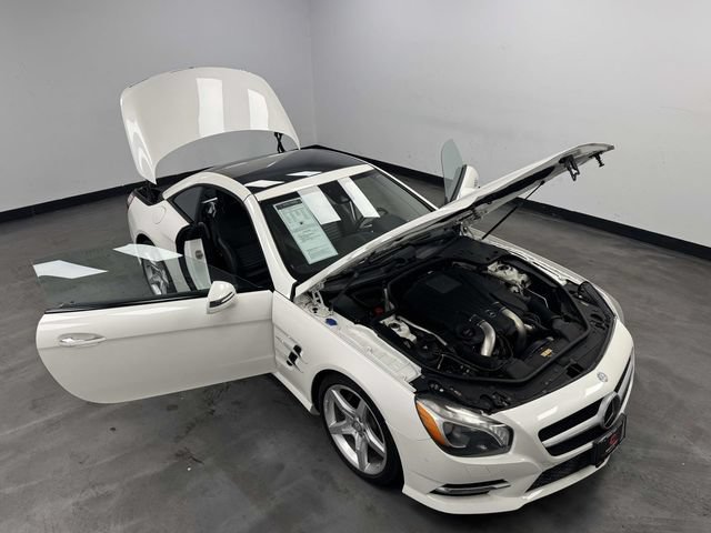Used 2016 Mercedes-Benz SL 550 w/ Driver Assistance Package image 13