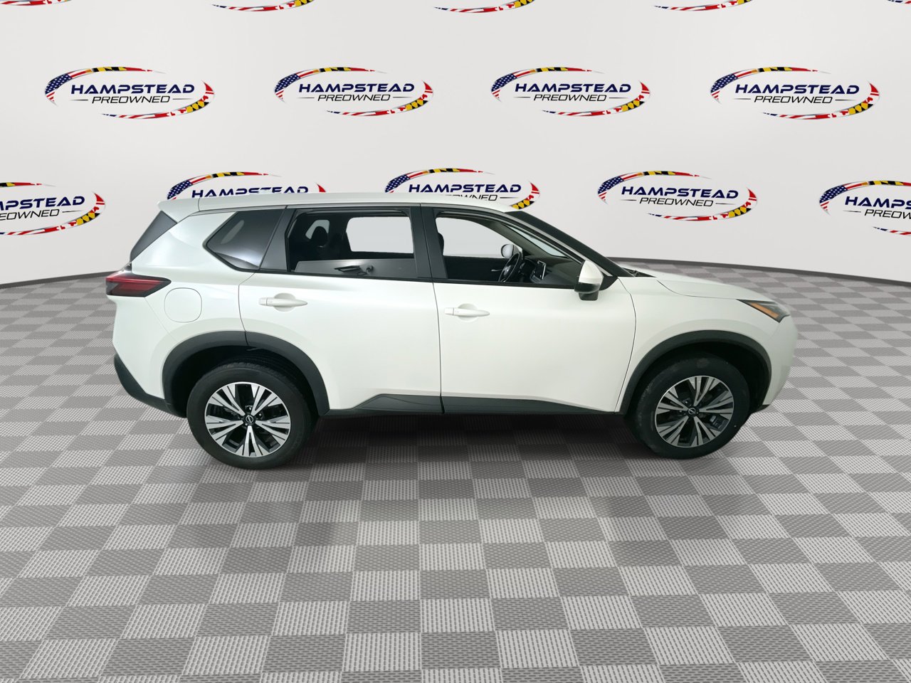 Used 2022 Nissan Rogue SV image 9