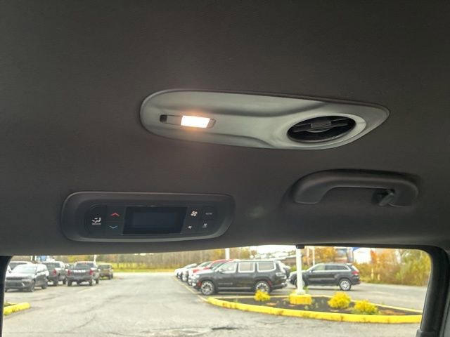 New 2026 Chrysler Voyager LX FWD image 25